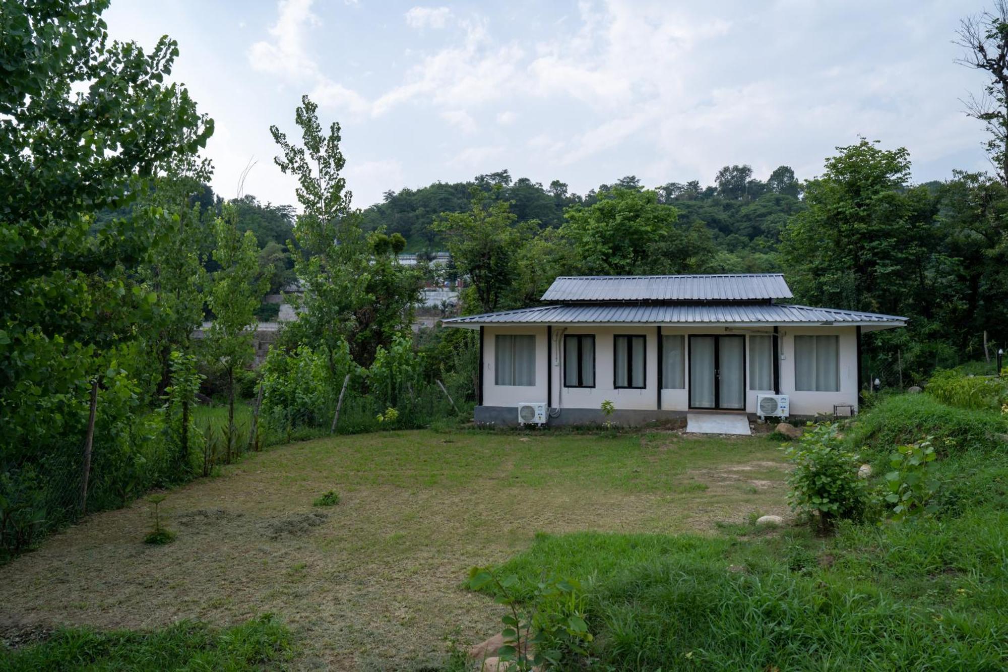 Dev Bhoomi Farms & Cottages Дхарамсала Екстериор снимка