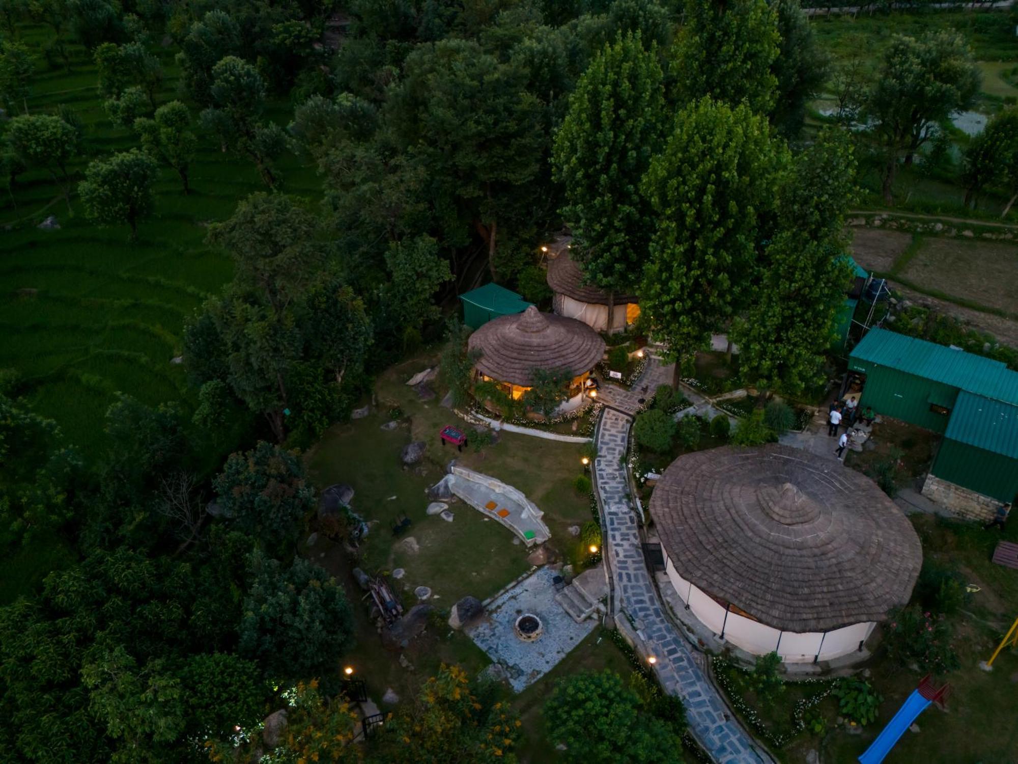 Dev Bhoomi Farms & Cottages Дхарамсала Екстериор снимка