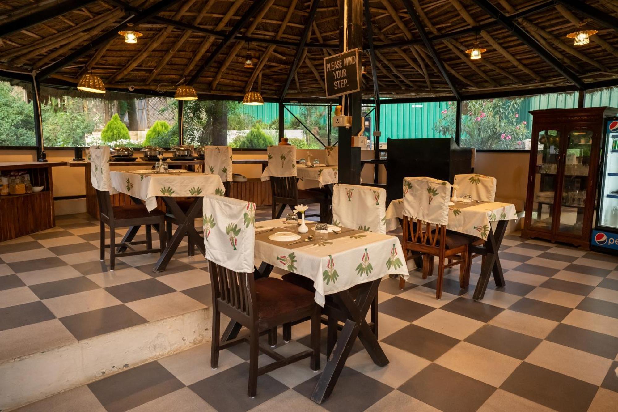 Dev Bhoomi Farms & Cottages Дхарамсала Екстериор снимка