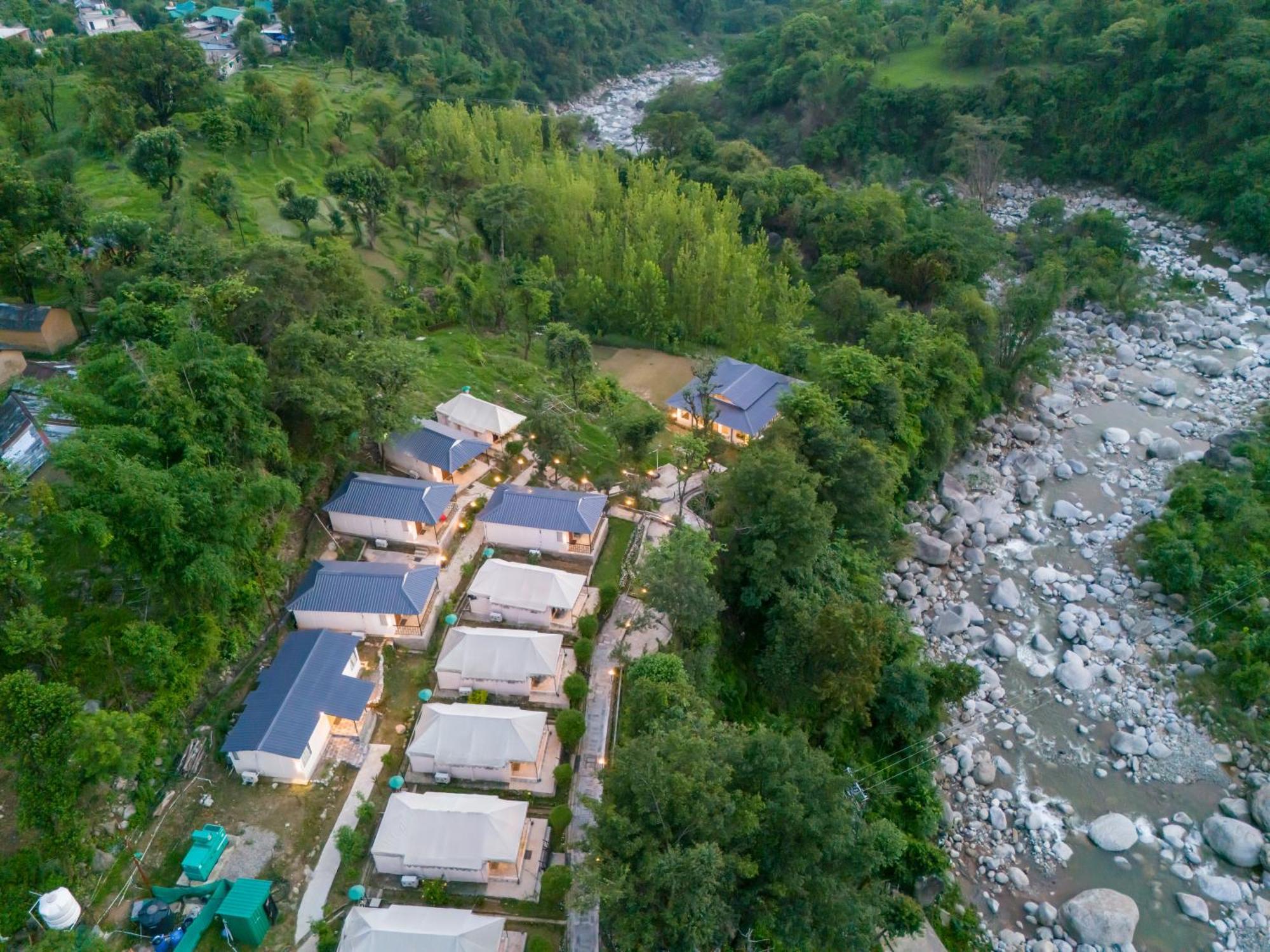 Dev Bhoomi Farms & Cottages Дхарамсала Екстериор снимка