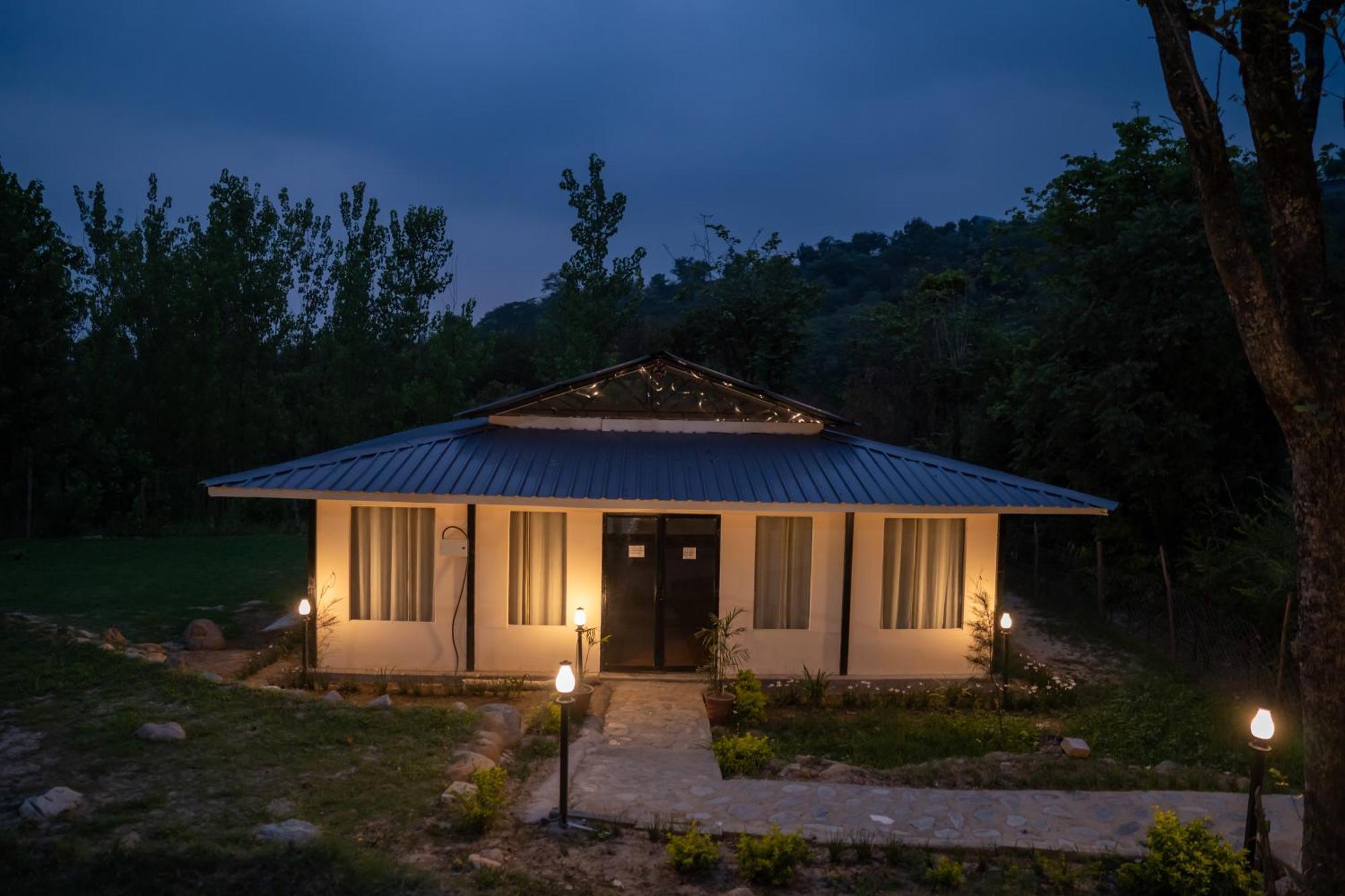 Dev Bhoomi Farms & Cottages Дхарамсала Екстериор снимка