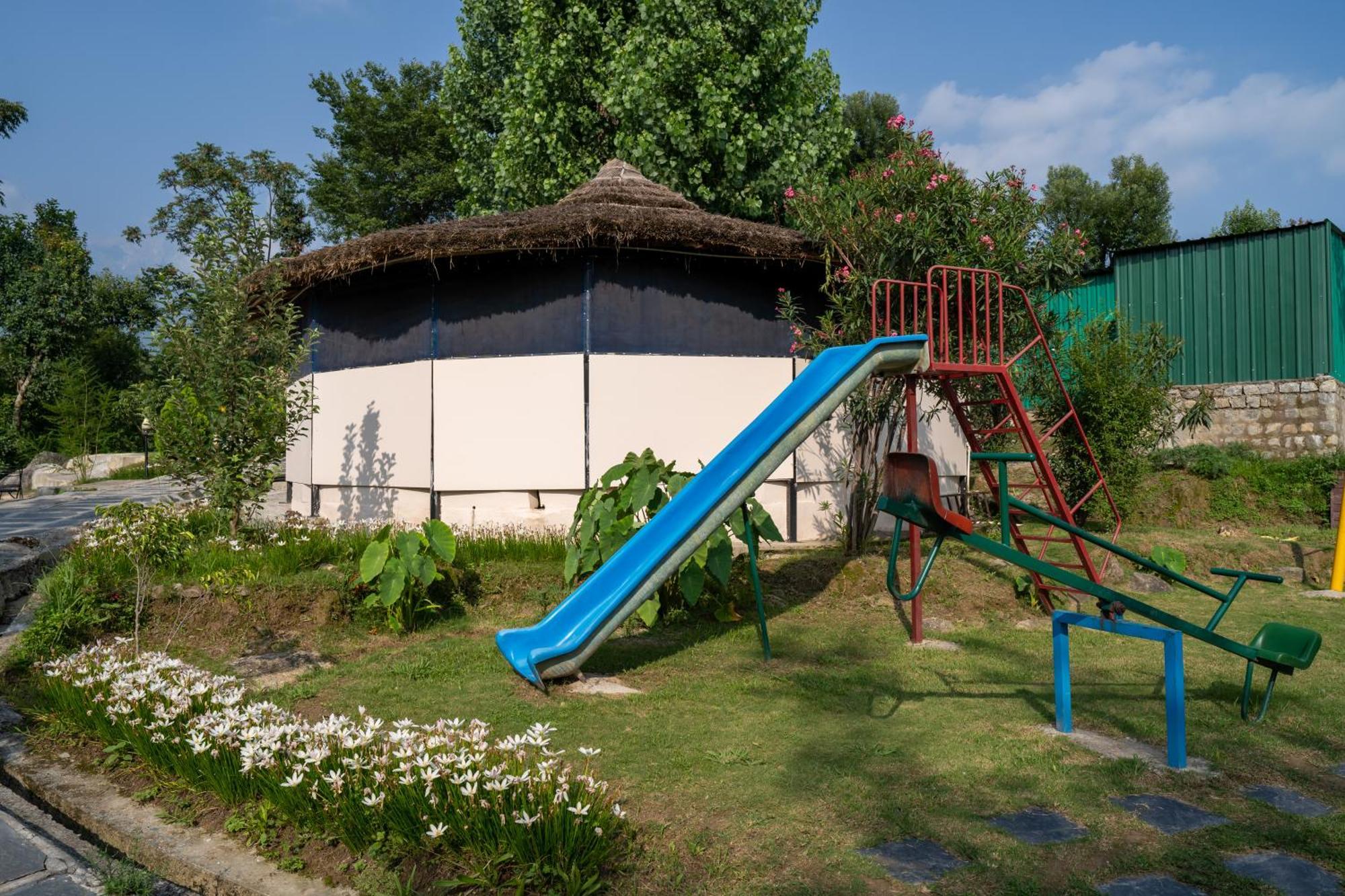 Dev Bhoomi Farms & Cottages Дхарамсала Екстериор снимка