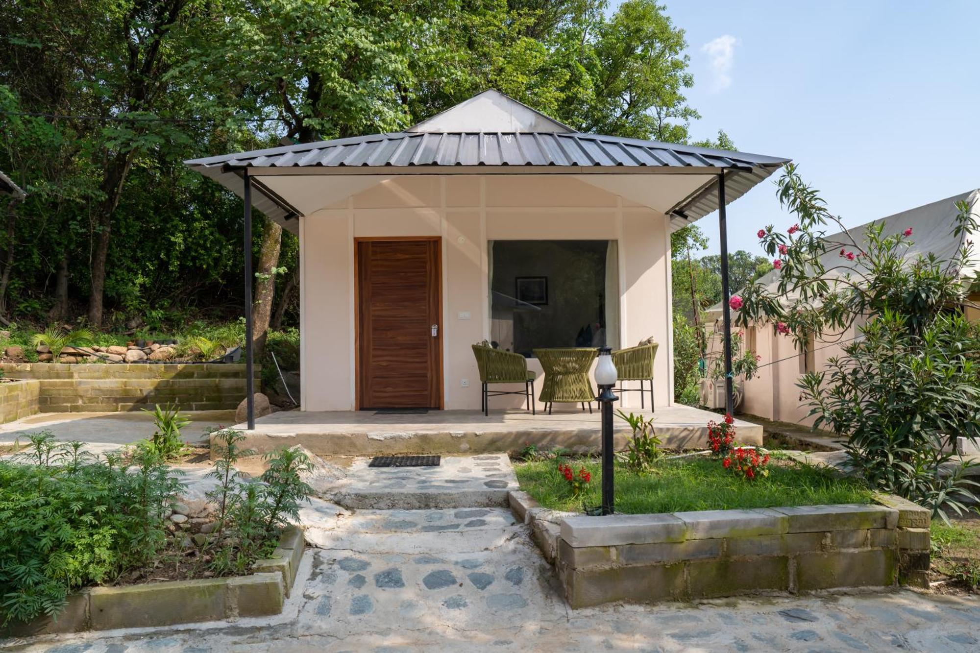 Dev Bhoomi Farms & Cottages Дхарамсала Екстериор снимка